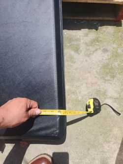 Truck bed cover