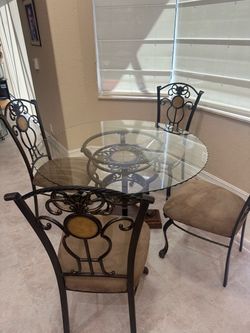 Breakfast/Dining round Glass Table & 4 Chairs