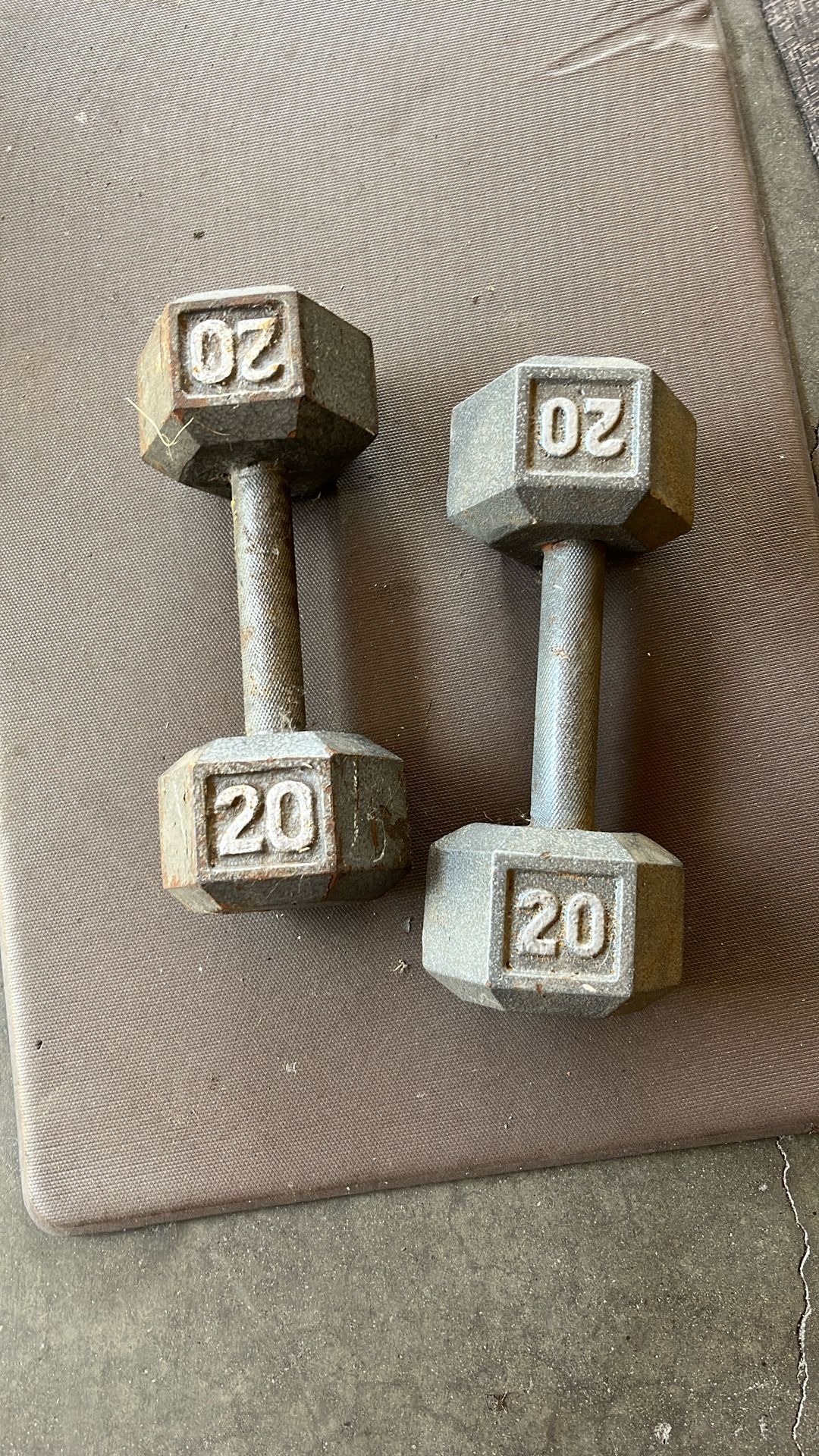 20 Pounds Weight