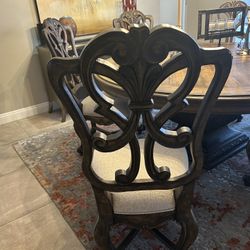 Hooker Dining Room Table With Six Chairs