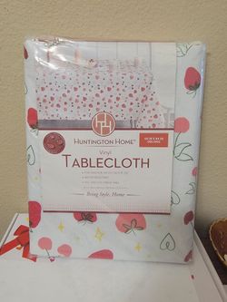 Huntington Home Vinyl Tablecloth
