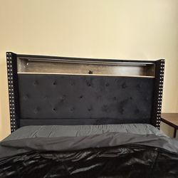 Queen Size bed Frame (Black)
