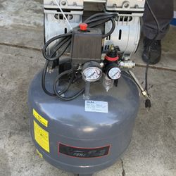 Like New Extreme Power 10.5 Gallon Air Compressor 