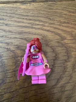 Various LEGO minifigures