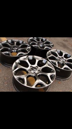 // 19" CHRYSLER 300 ALL WHEEL DRIVE WHEELS NEW TAKEOFFS //