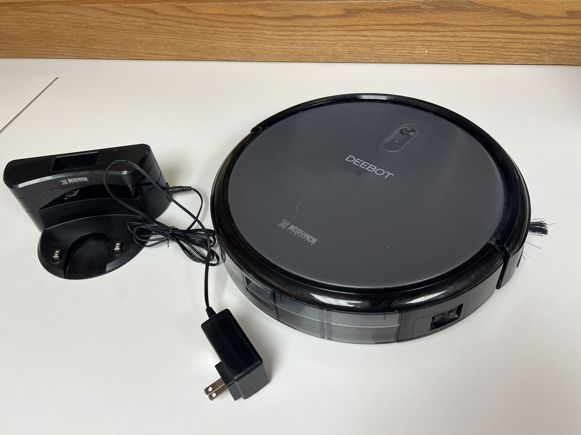 Ecovacs DEEBOT N79 Robot Vacuum EE Model #: DN622