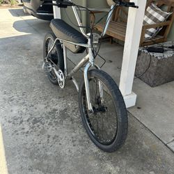 Zooz e-bike