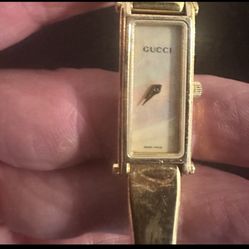 Ladies GUCCI vintage Watch Gold Bracelet