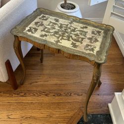 Vintage Italian Florentine Accent End Table Gold Gilt Italy Signed Lightweight Single (1) Chic 70’s Ornate Nightstand Table Mid Century era Antique Co