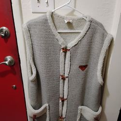 Very Nice Like New Women's Sherpa Vest Size (L) Runs A Little Bigger, Located In Reedley 