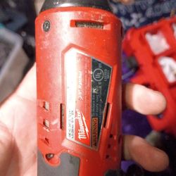 Milwaukee M12 12v Lithium Ion Cordless 3/8 In. Ratchet