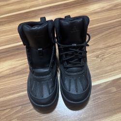 Nike Woodside 2 High Boots Size 4.5Y All Black