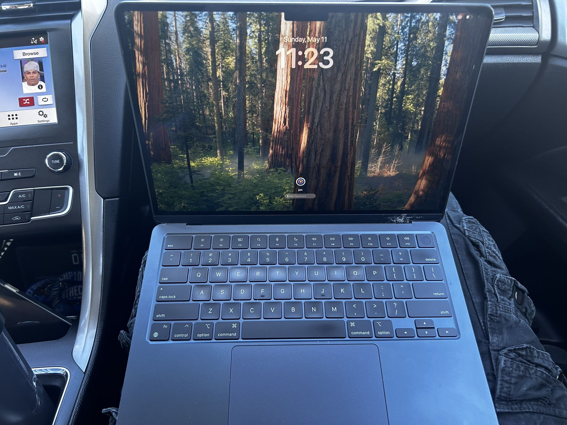 450$ (obo) MacBook Pro M2 512gb Storage (8gbRam)