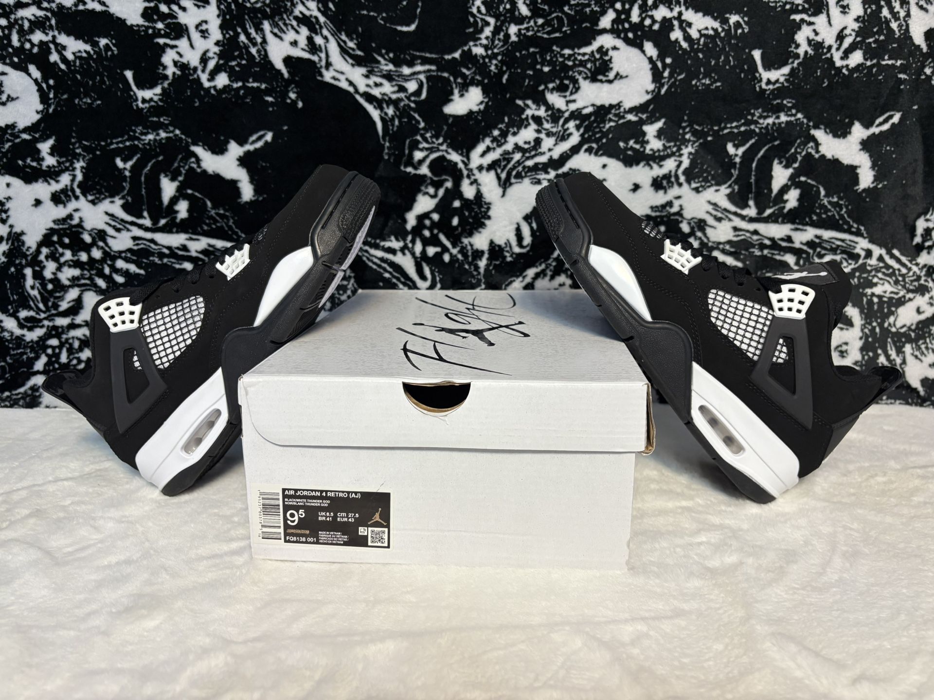 NEW 9.5 Men Jordan 4 White Thunder FQ8138-001