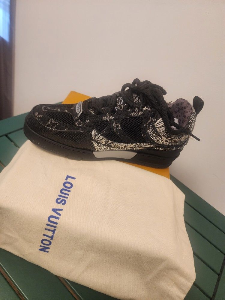 Louis Vuitton Men's 11 - $500 OBO