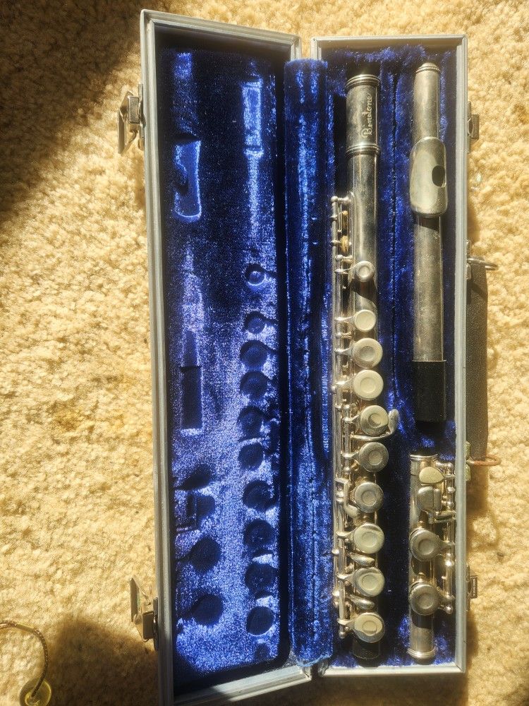 Olds Ambassador A-75 Flute (Silver plated)SN 67443 (new head cork)