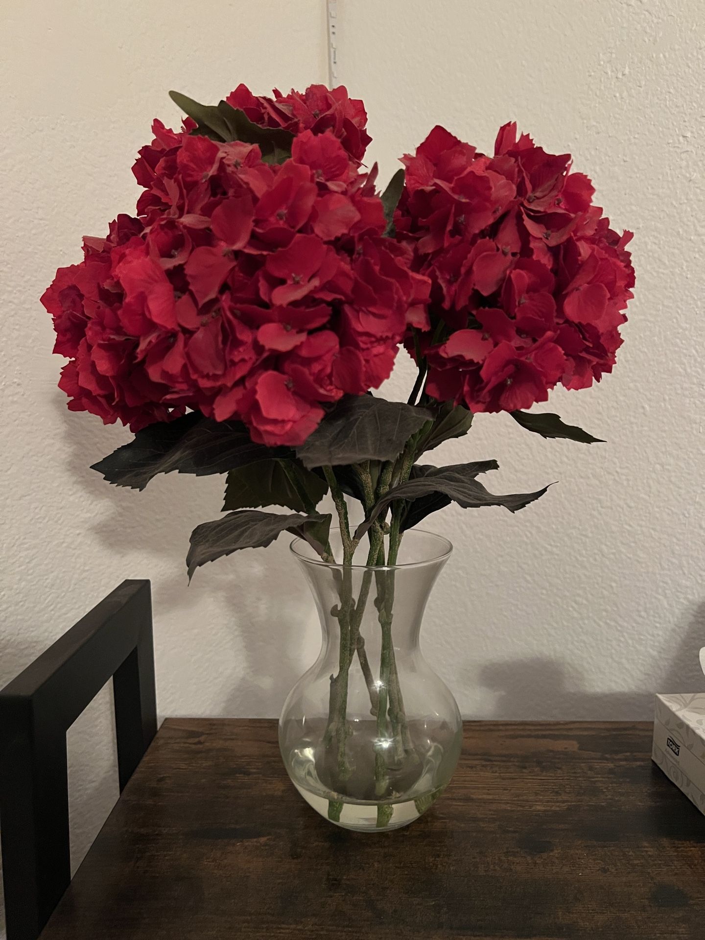 18" H Red Hydrangea Silk Flower Arrangement with Glass Vase