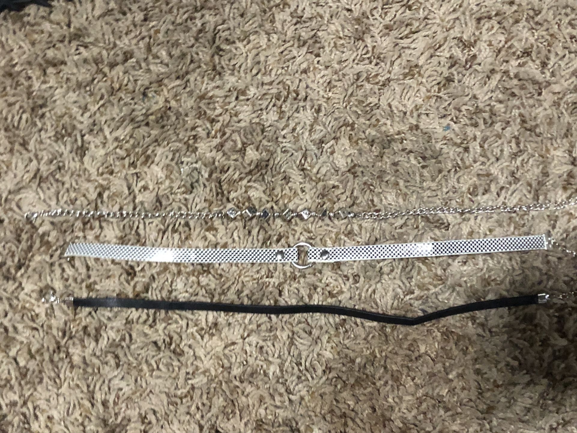 3 Chokers