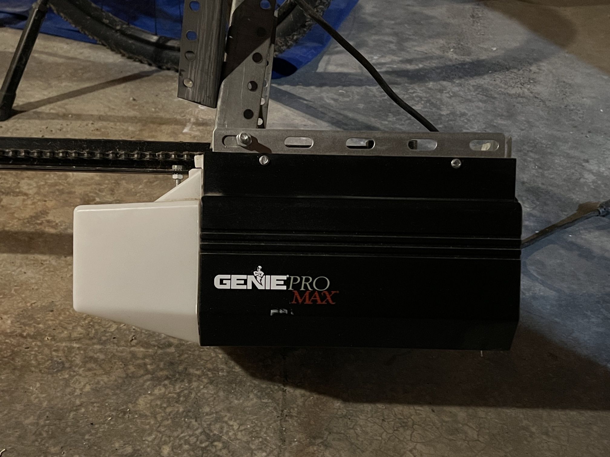 Genie Pro Max Garage door opener for Sale in Bellevue, WA OfferUp