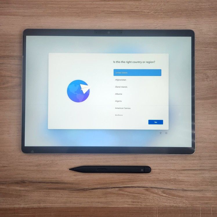 Intel i7 Surface Pro 9 13" Multi-touch With Surface Slim Pen 2