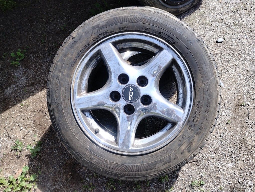 2 Tires And Rims Pontiac/Camaro