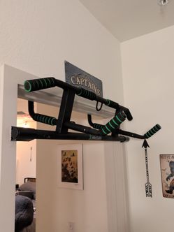 Brand New Kakiclay Premium Pull-Up Bar (Doorway Strength Training)