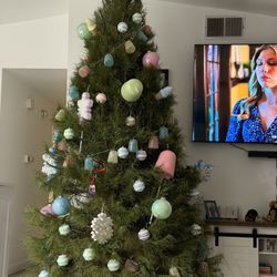 Christmas Tree Decorations