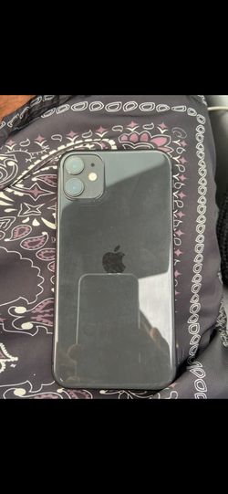 iPhone 11 64 GB Unlocked
