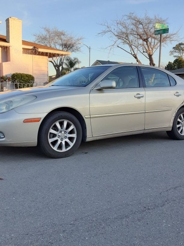 2004 Lexus ES 330