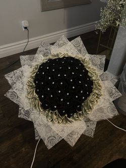 50 Black Glitter Roses With Money Trim/50 rosas negras con brillo con adornos de dinero $50