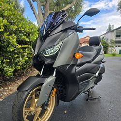 Xmax YAMAHA 300cc