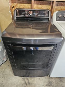 GAS DRYER LG LARGE CAPACITY LIKE NEW  