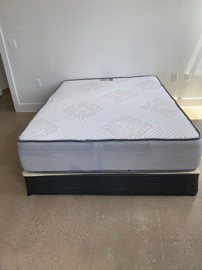 Queen Mattress - Double Sides - & Box Spring - Delivery Available Today 