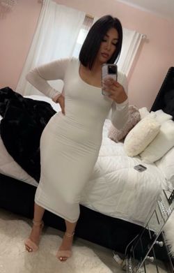 Size Large Ivory fashion nova dress super stretchy back zipper very soft fabric firm price $20
