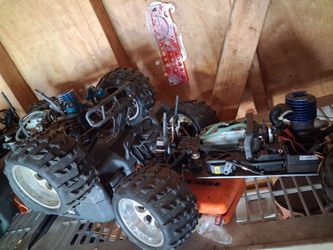 3 nitro rc cars running
