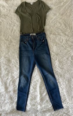 Hollister Skinny Jeans and Ribbed Top Bundle