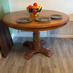 Round Dining Table & Chairs