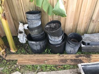 3 and 7 gallon pots all $5