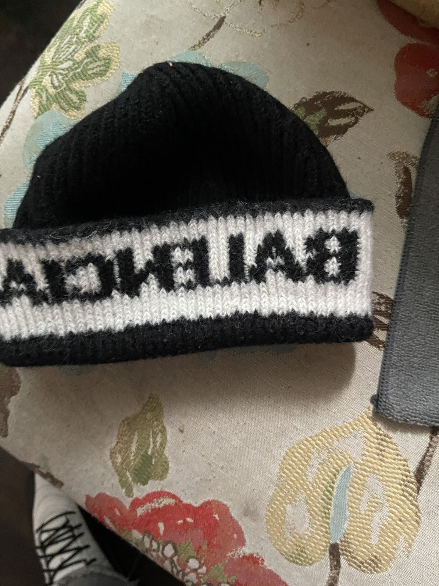 Authentic reversible Balenciaga Beanie unifit