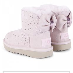UGG Girls Crystal Bow Boots in Pink Size 6