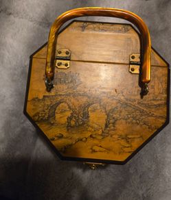 Vintage hard shellhandbag with mirror and tortoise shell handle