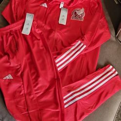 Adidas mens Tracksuit futbol Size Large No Trade 