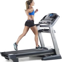 Freemotion 890 Folding Pro Treadmill + Pro Mat - 4.2 Horsepower