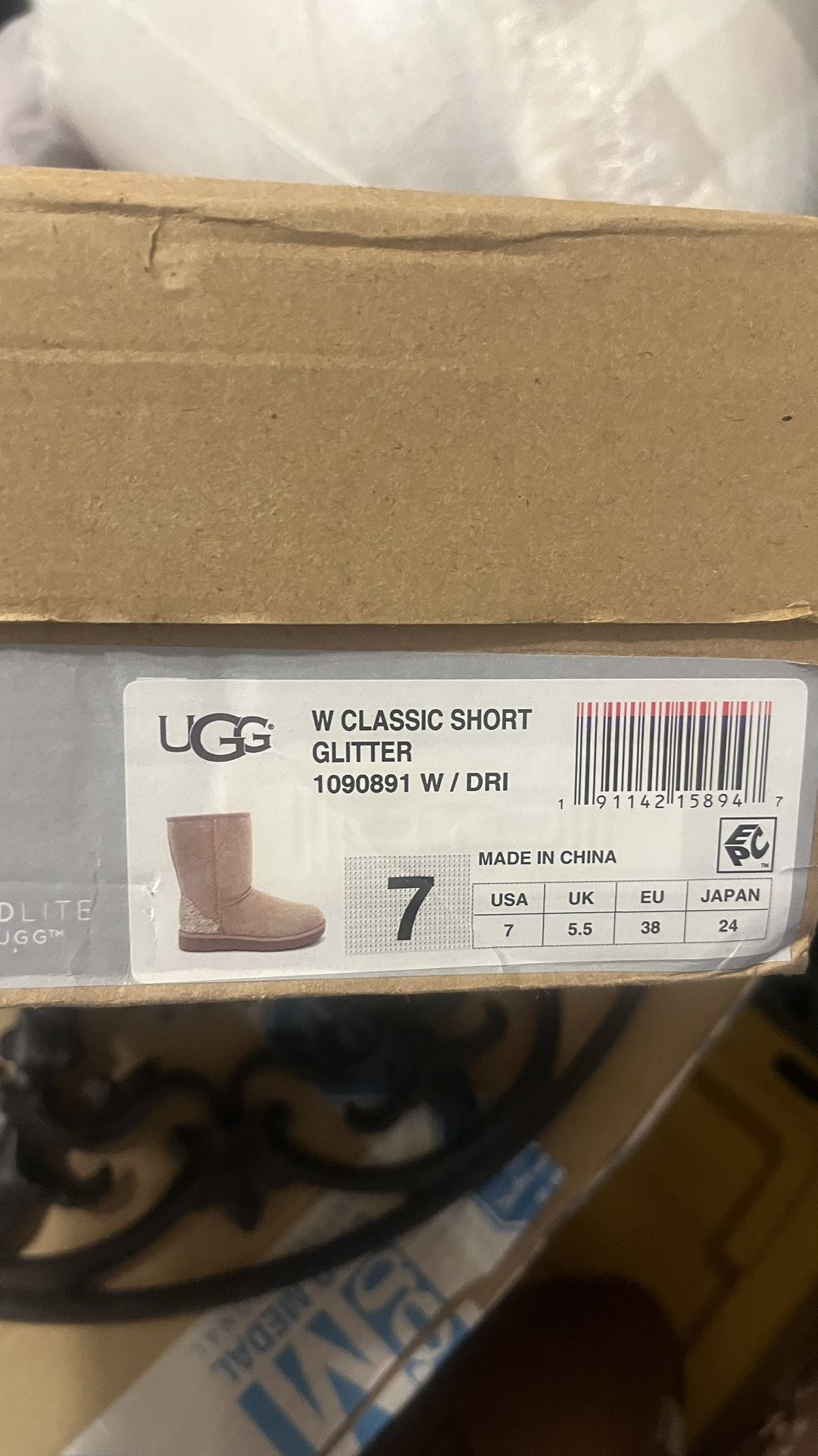 UGG