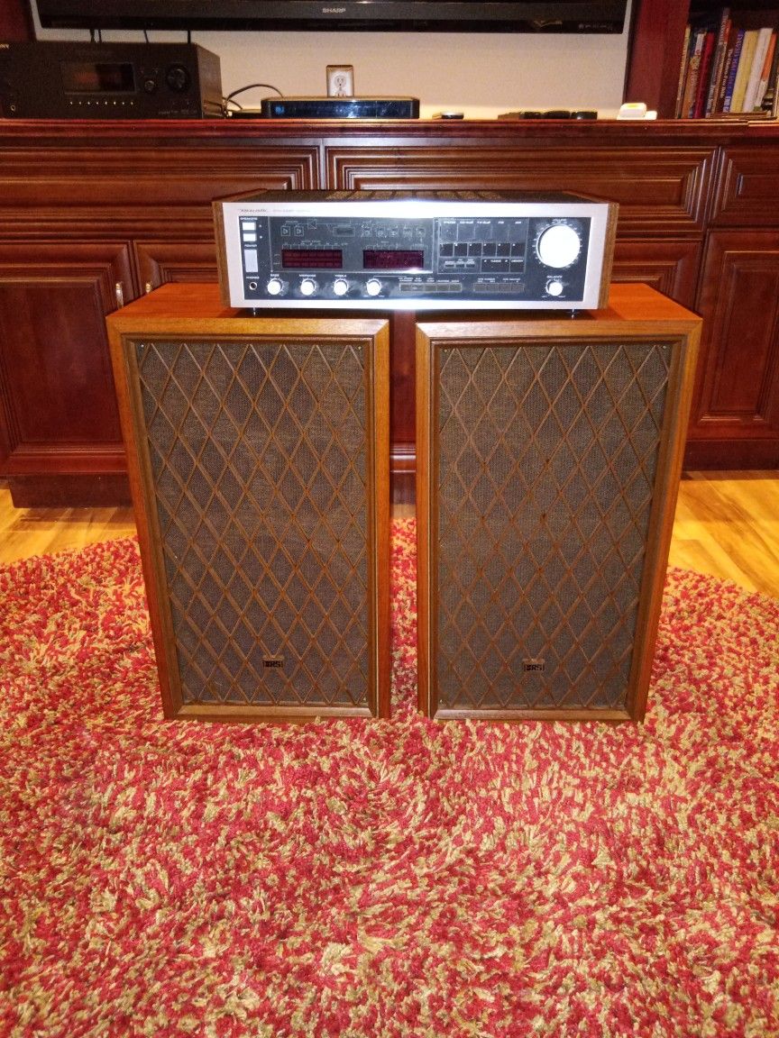 'VINTAGE' REALISTIC STA-2280 DIGITAL SYNTHESIZED AM/FM STEREO RECEIVER and REALISTIC NOVA-8 SPEAKERS