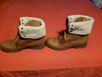 Mudd fur lined ankle boots