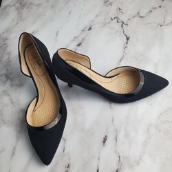 Black Heeled Shoes 9.5