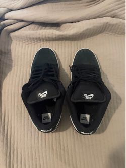 Black SB dunks