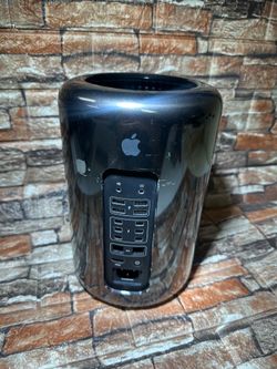“Trash Can”  Apple Mac Pro (Late 2013)