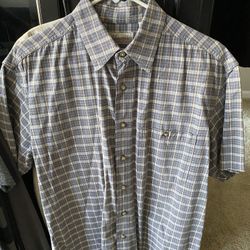 Set Of 2 Button Up Shirts Men! Size: medium
